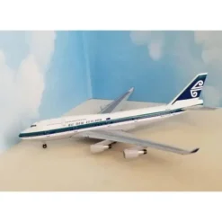Shop All*Aero Classics BBX416889 1:400 Air New Zealand Boeing 747-400 ZK-SUH - Miniature Marvels: Airplane Models & Painted Dice