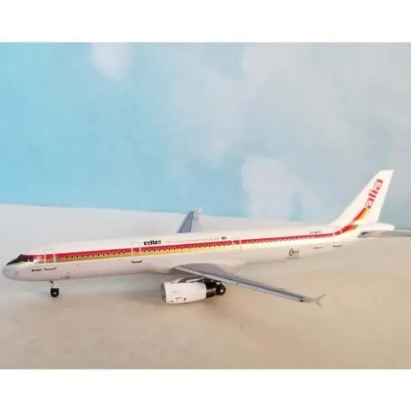 Airplane Model*Aeroclassics AC411264 1:400 Alia Retro A321 JY-AYV - Miniature Marvels: Airplane Models & Painted Dice