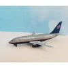 Airplane Model*AeroClassics AC411357 1:400 United Airlines Boeing 737-200 N998UA - Miniature Marvels: Airplane Models & Painted Dice