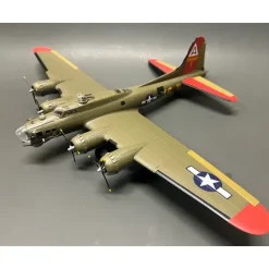 Airplane Model*Air Force 1 AF1-0110DW 1:72 B-17 Flying Fortress Man O' War, 323RD BS, 91ST BG, 8TH AF - Miniature Marvels: Airplane Models & Painted Dice