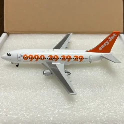 Airplane Model*ARD200 ARD2015 EasyJet 737-200 - Miniature Marvels: Airplane Models & Painted Dice