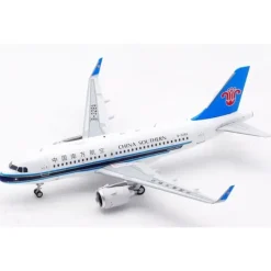 Airplane Model*Aviation200 AV2076 1:200 China Southern Airlines Airbus A319-153N - Miniature Marvels: Airplane Models & Painted Dice