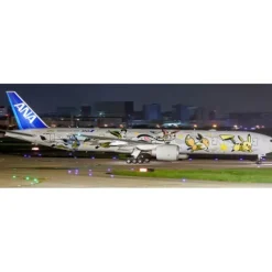 Airplane Model*Aviation200 WB2016 1:200 All Nippon Airways Boeing 777-381ER JA784A "Eevee Jet" - Miniature Marvels: Airplane Models & Painted Dice