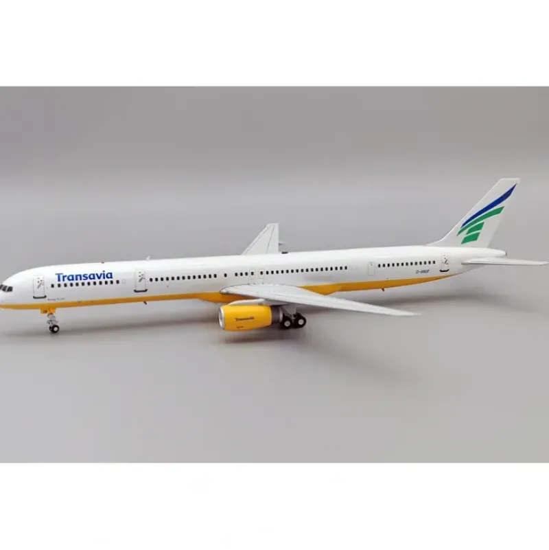 Airplane Model*B-Models B-753-BOF Transavia Airlines Boeing 757-330 B-ABOF - Miniature Marvels: Airplane Models & Painted Dice
