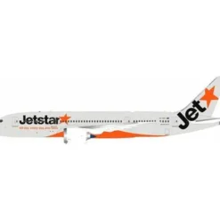 Airplane Model*B-Models B-787-JQ-08 1:200 Jetstar Airways Boeing 787-8 VH-VKH - Miniature Marvels: Airplane Models & Painted Dice