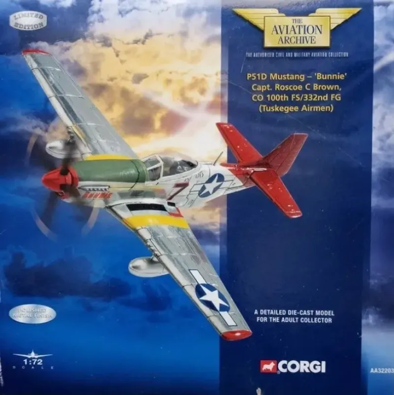 Airplane Model*Corgi AA32203 P-51D Mustang USAAF 332nd FG, 100th FS Tuskegee Airmen "Bunnie", Roscoe Brown - Miniature Marvels: Airplane Models & Painted Dice