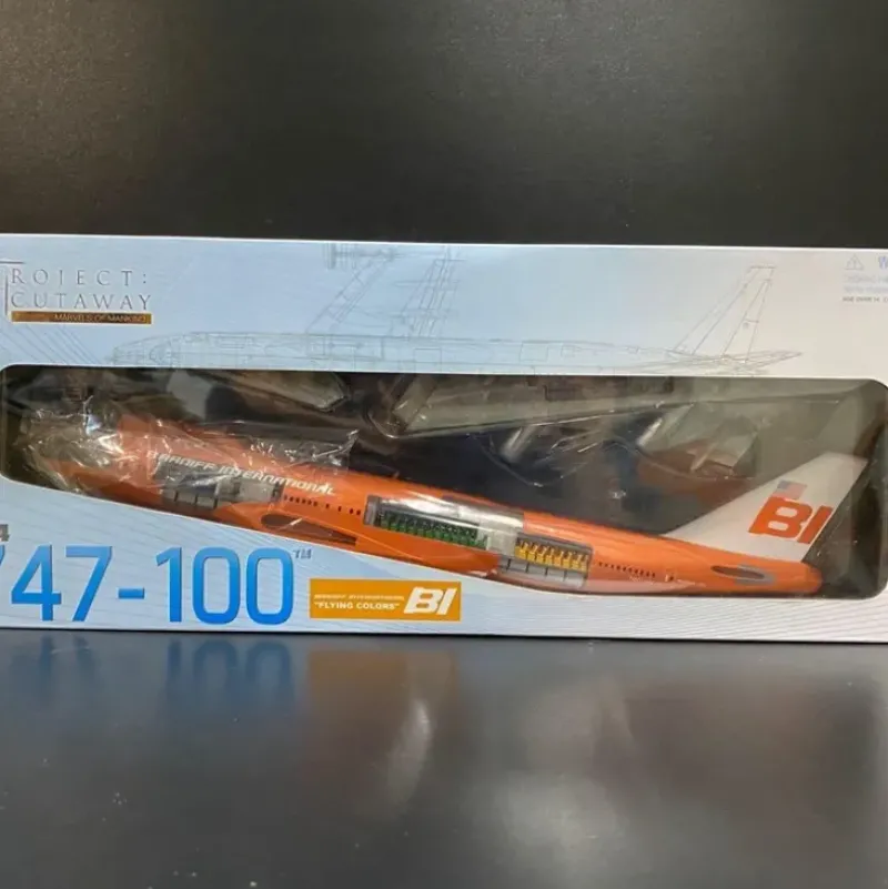 Airplane Model*Dragon 47011 1:144 Boeing 747-400 Braniff Airlines Cutaway - Miniature Marvels: Airplane Models & Painted Dice