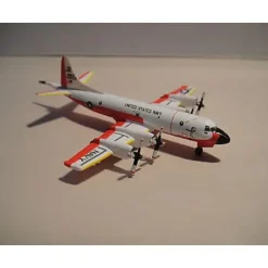 Airplane Model*Dragon Models 55737 1:400 Lockheed P3 Orion (Red) - Miniature Marvels: Airplane Models & Painted Dice