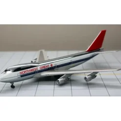 Airplane Model*Dragon Models 55212 1:400 Northwest Boeing 747-251B - Miniature Marvels: Airplane Models & Painted Dice