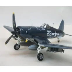 Airplane Model*Easy Models 37231 1:72 F4U Corsair USN VF-17 Jolly Rogers, White 29, Ira Kepford, 1944 - Miniature Marvels: Airplane Models & Painted Dice