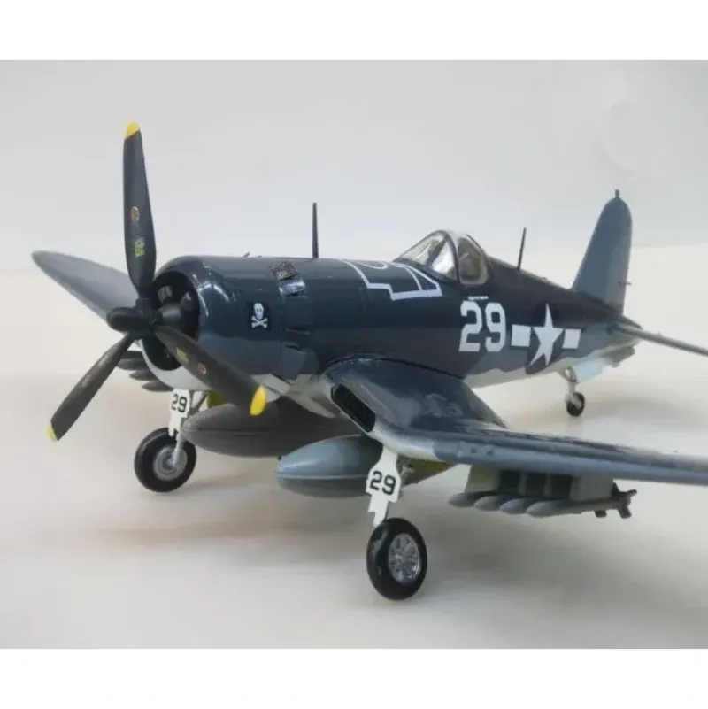 Airplane Model*Easy Models 37231 1:72 F4U Corsair USN VF-17 Jolly Rogers, White 29, Ira Kepford, 1944 - Miniature Marvels: Airplane Models & Painted Dice