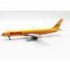 Airplane Model*El Aviador EAV2010 1:200 DHL Boeing 757-200 - Miniature Marvels: Airplane Models & Painted Dice