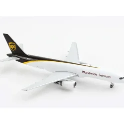 Airplane Model*Gemini Jets 1:400 GJ2048 / DAR832 UPS 757-200F - Miniature Marvels: Airplane Models & Painted Dice