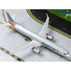 Airplane Model*Gemini Jets G2AAL829 1:200 American Airlines Airbus A321neo - Miniature Marvels: Airplane Models & Painted Dice