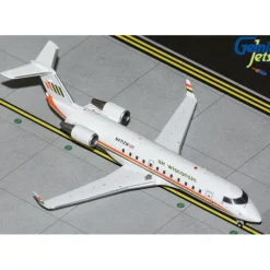 Airplane Model*Gemini Jets G2AWI1244 1:200 Air Wisconsin CRJ-200 - Miniature Marvels: Airplane Models & Painted Dice