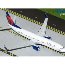 Shop All*Gemini Jets G2DAL1114 1:200 Delta Boeing 737-800W "Atlanta Braves" - Miniature Marvels: Airplane Models & Painted Dice