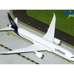 Airplane Model*Gemini Jets G2DLH1050 1:200 Lufthansa Boeing 787-9 - Miniature Marvels: Airplane Models & Painted Dice