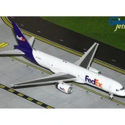 Airplane Model*Gemini Jets G2FDX981 1:200 FedEx Express Boeing 757-200SF N921FD - Miniature Marvels: Airplane Models & Painted Dice