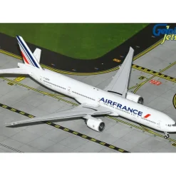 Airplane Model*Gemini Jets GJAFR2248 1:400 Air France Boeing 777-300ER F-GZNH - Miniature Marvels: Airplane Models & Painted Dice