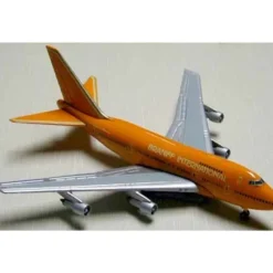 Airplane Model*Gemini Jets GJBNF009 1:400 Braniff Boeing 747SP-27 - Miniature Marvels: Airplane Models & Painted Dice