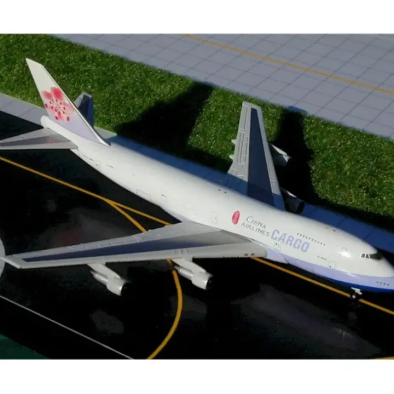 Airplane Model*Gemini Jets GJCAL127 1:400 China Airlines Boeing 747-200F B-18751 - Miniature Marvels: Airplane Models & Painted Dice