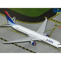 Airplane Model*Gemini Jets GJDAL2158 1:400 Delta Boeing 767-400 - Miniature Marvels: Airplane Models & Painted Dice