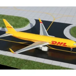Airplane Model*Gemini Jets GJDHL961 1:400 DHL Boeing 767-300F - Miniature Marvels: Airplane Models & Painted Dice