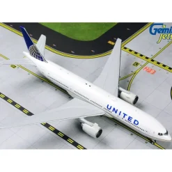 Airplane Model*Gemini Jets GJUAL1806 1:400 United Airlines 777-200ER N796UA - Miniature Marvels: Airplane Models & Painted Dice