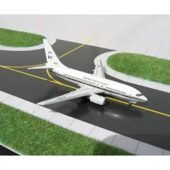 Airplane Model*Gemini Jets GJUSN295 1:400 US Navy Boeing C-40 - Miniature Marvels: Airplane Models & Painted Dice