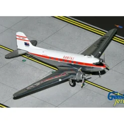 Airplane Model*Gemini Jets G2QFA553 1:200 Qantas Airways DC-3 VH-EBU - Miniature Marvels: Airplane Models & Painted Dice