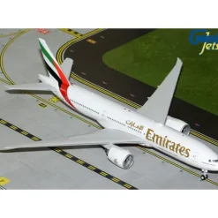 Airplane Model*Gemini Jets G2UAE412 1:200 Emirates B777-200LR A6-EWA - Miniature Marvels: Airplane Models & Painted Dice