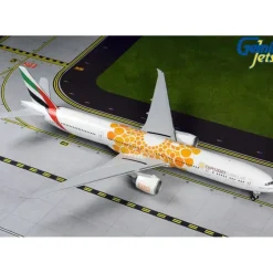 Airplane Model*Gemini Jets G2UAE800 1:200 Emirates B777-300ER A6-EPO - Miniature Marvels: Airplane Models & Painted Dice