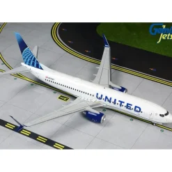 Airplane Model*Gemini Jets G2UAL763 1:200 United Boeing 737-800 N37267 - Miniature Marvels: Airplane Models & Painted Dice