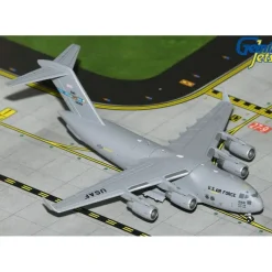 Airplane Model*Gemini Macs GMUSA143 1:400 U.S. Air Force C-17A Globemaster III 06-6168 (Dover Air Force Base) - Miniature Marvels: Airplane Models & Painted Dice