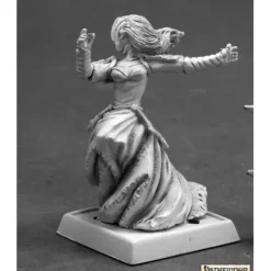Miniature<Hellknight Signifier: Pathfinder RPR 60107 - Miniature Marvels: Airplane Models & Painted Dice