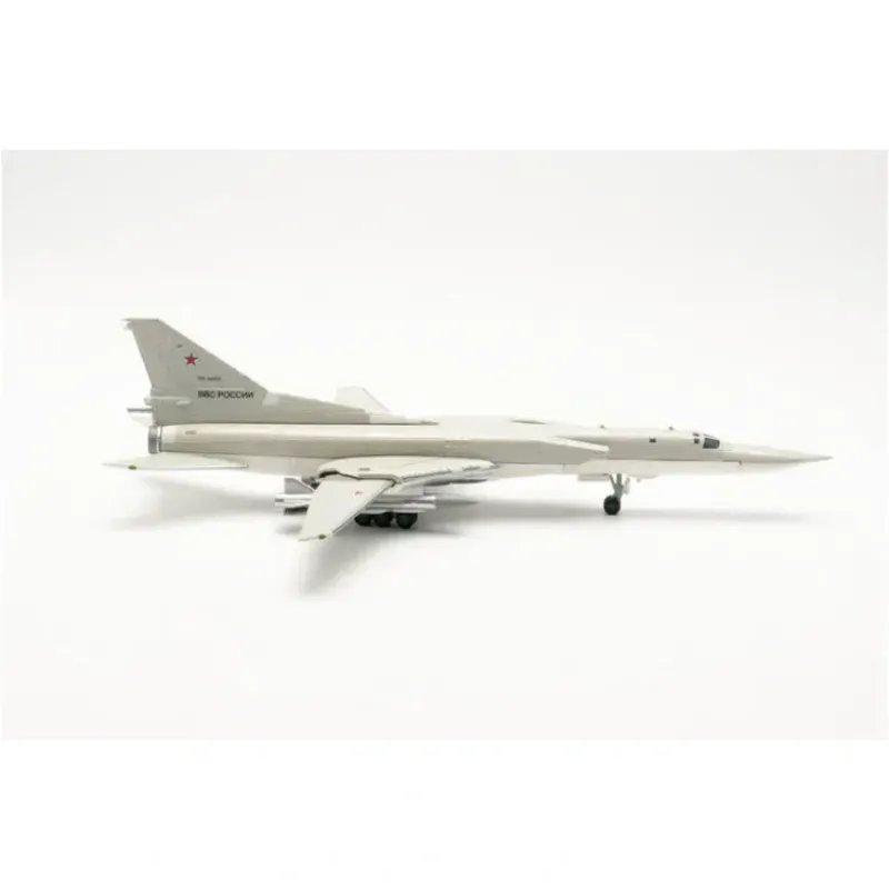 Airplane Model*Herpa 572156 1:200 Tu-22M3 Russian Air Force Backfire - Miniature Marvels: Airplane Models & Painted Dice