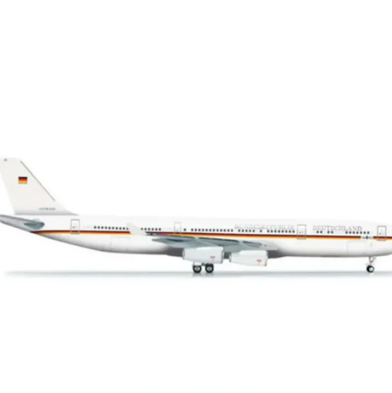 Airplane Model*Herpa Wings 555968 1:200 Luftwaffe Airbus 340-300 - Miniature Marvels: Airplane Models & Painted Dice