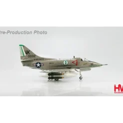 Airplane Model*Hobby Master HA1420 1:72 A-4E Skyhawk, VMA-121 - Miniature Marvels: Airplane Models & Painted Dice