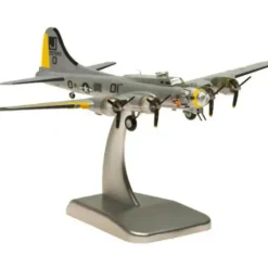 Airplane Model*Hogan Wings 1:200 B-17 Liberty Belle 5965 - Miniature Marvels: Airplane Models & Painted Dice