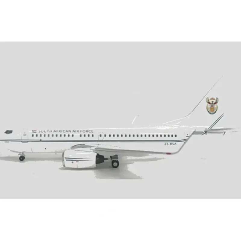 Airplane Model*InFlight IF737001 1:200 South African Air Force 737-700 ZS-RSA - Miniature Marvels: Airplane Models & Painted Dice