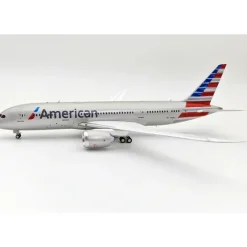 Airplane Model*InFlight200 IF788AA1023 American Airlines Boeing 787-8 Dreamliner N880BJ - Miniature Marvels: Airplane Models & Painted Dice