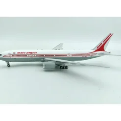 Airplane Model*InFlight200 IF777AI0124 Air India Boeing 777-200 VT-AIL - Miniature Marvels: Airplane Models & Painted Dice