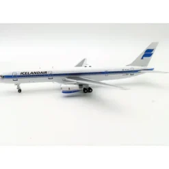 Airplane Model*Inflight IF752FI1222 1:200 Iceland Air Boeing 757-28A - Miniature Marvels: Airplane Models & Painted Dice