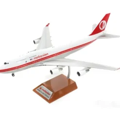 Airplane Model*InFlight IF744MAS01 1:200 Malaysian Boeing 747-400 9M-MPP - Miniature Marvels: Airplane Models & Painted Dice