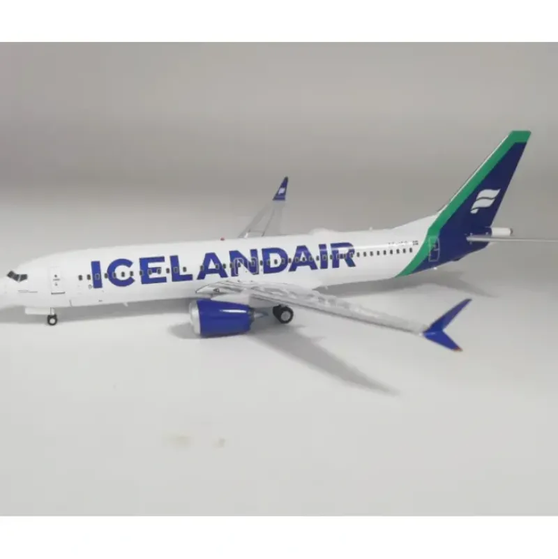 Airplane Model*Inflight IF738MFI0722 1:200 Iceland Air Boeing 737 MAX 8 - Miniature Marvels: Airplane Models & Painted Dice