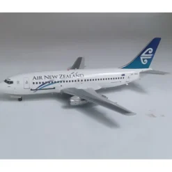 Airplane Model*Inflight IF732NZ0922 1:200 Air New Zealand Boeing 737-200 - Miniature Marvels: Airplane Models & Painted Dice