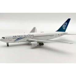 Airplane Model*InFlight200 IF762NZ1023 Air New Zealand Boeing 767-219/ER ZK-NBC - Miniature Marvels: Airplane Models & Painted Dice