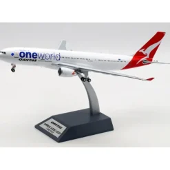 Airplane Model*InFlight200 IF332QFA0419 Qantas One World A330-200 VH-EBV - Miniature Marvels: Airplane Models & Painted Dice