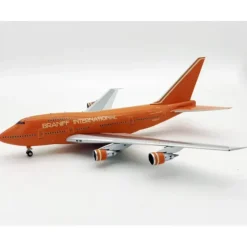 Airplane Model**InFlight IF747SPBN1221 1:200 Braniff International Boeing 747SP - Miniature Marvels: Airplane Models & Painted Dice