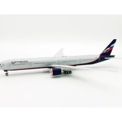 Airplane Model**Inflight IF773SU1021 1:200 Aeroflot Boeing 777-300ER VP-BFC - Miniature Marvels: Airplane Models & Painted Dice